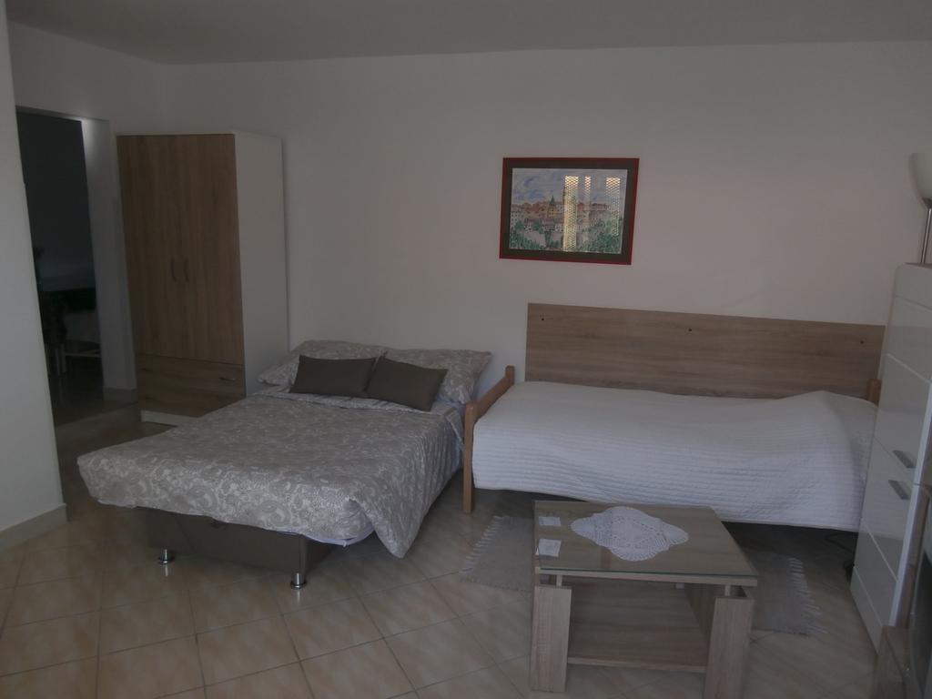 Apartment Gabi Лабин Экстерьер фото